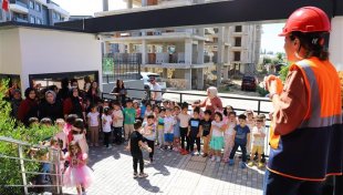 Alanya belediyesi çocuk kreşinde afet tatbikatı yapıldı