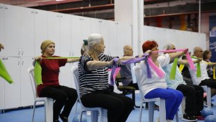 Parkinson Hastaları Egzersizlerini Asfi̇m’de Yapıyor