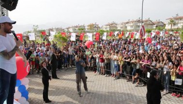 Beykonak Tesisleri Sinan Akçıl konseriyle açıldı