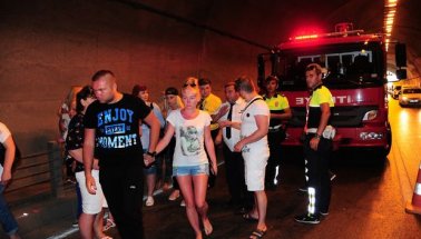 Alanya'da tünelde feci kaza: Turistler dehşeti yaşadı