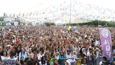 HDP Antalya'da gövde gösterisi yaptı