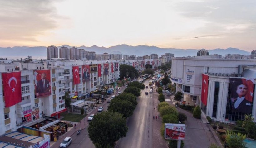 Başkan Ümit Uysal'ın 'Cumhuriyet' paylaşımına beğeni yağdı