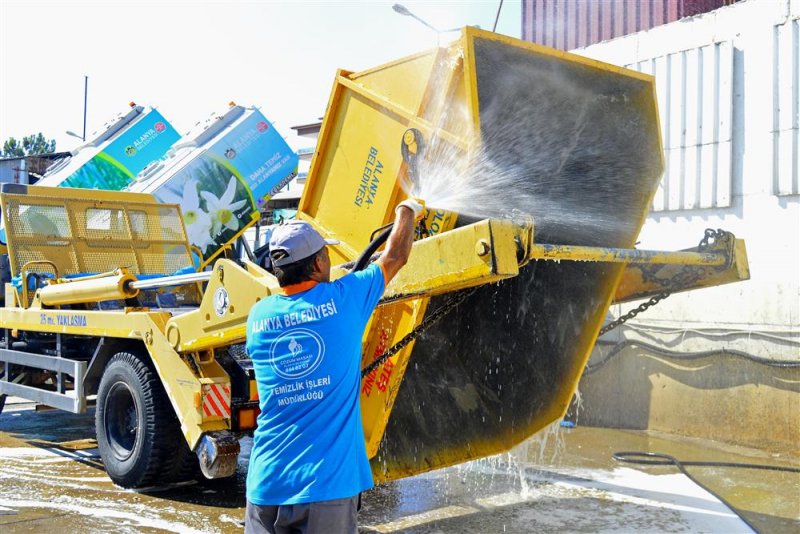 Alanya belediyesi kurban bayramında 3528 ton atık topladı