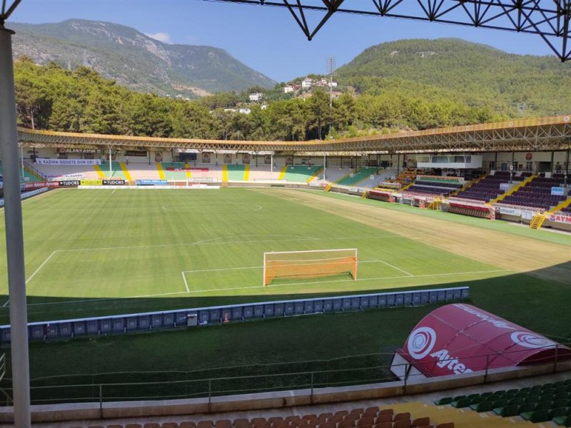 Aytemiz alanyaspor’un uefa’ya katılmaya hak kazanmasıyla oba stadyumunda çalışmalar hızlandı