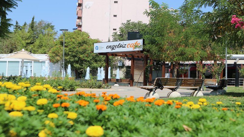 Büyükşehi̇r Engelli̇ Bi̇reyleri̇ Unutmadi