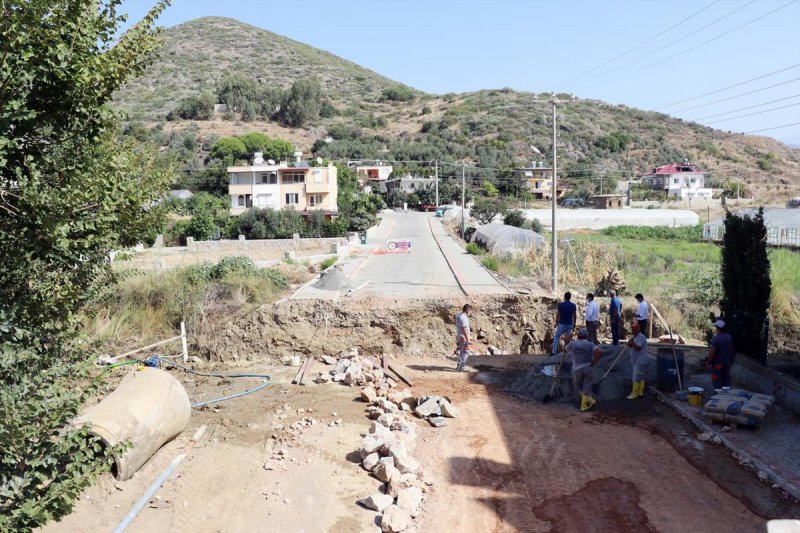 Ulu Hendek'e Yeni̇ Kopru