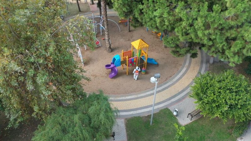 Alanya belediyesi park ve mesire alanlarını dezenfekte ediyor