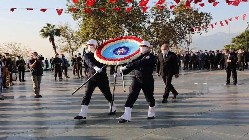 Başkan Veki̇li̇ Haciari̇foğlu Atatürk’ü Anma Programina Katildi