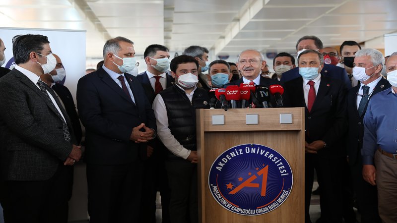 Chp Genel Başkani Kiliçdaroğlu Başkan Böcek’i̇ Hastanede Zi̇yaret Etti̇