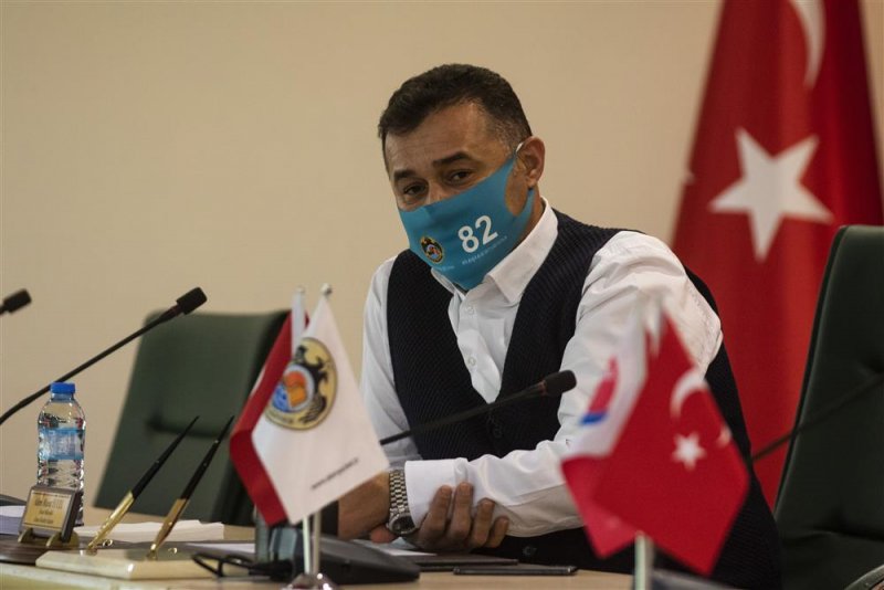 Başkan yücel 82 temalı maske ile 2021 yılı için “il olma” mesajı verdi