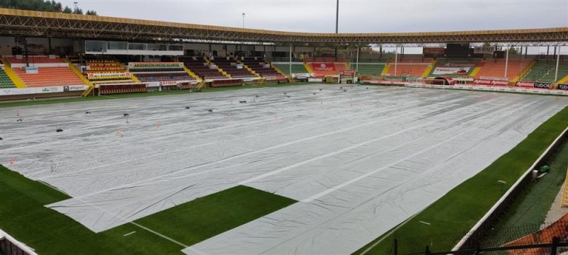 Bahçeşehir okulları stadyumu’nda kuvvetli yağış önlemi alındı
