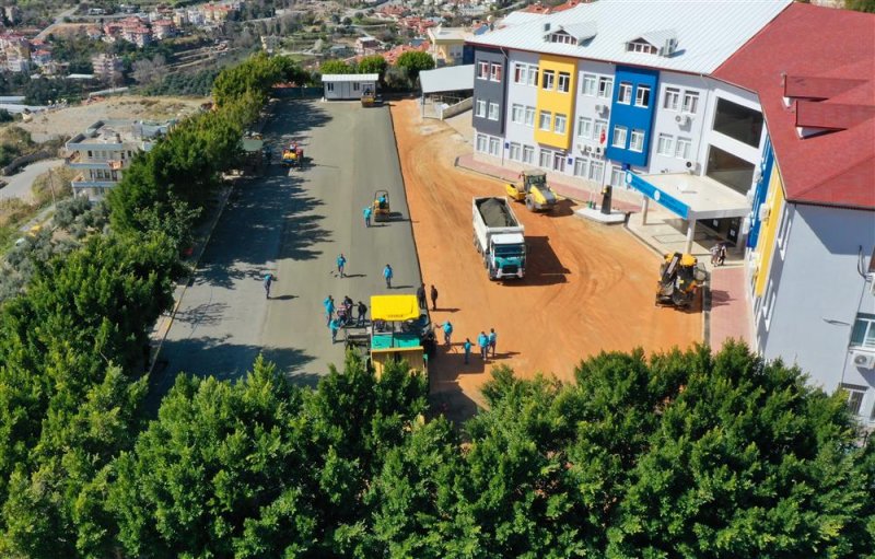 Alanya belediyesi 107. okulun çevre düzenlemesini yaptı sıkıştırılmış beton tekniği ilk kez uygulandı