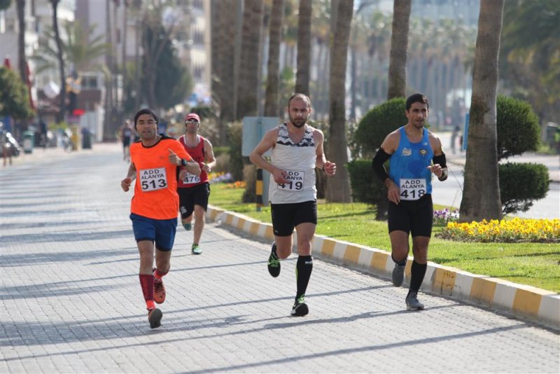 21. alanya atatürk halk koşusu ve yarı maratonu gerçekleştirilecek