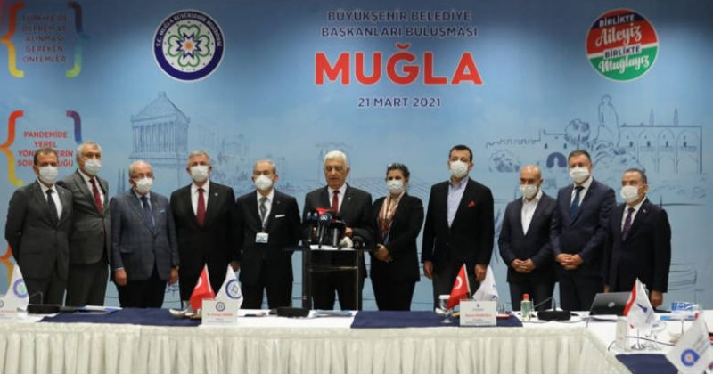 Başkan Böcek Büyükşehir Belediye  Başkanları Toplantısı’na Katıldı