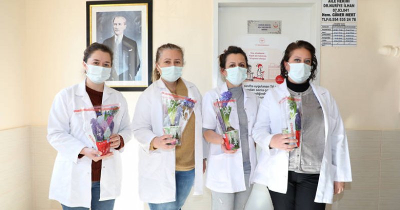 Büyükşehir’den Sağlık Çalışanlarına Çiçekli Kutlama