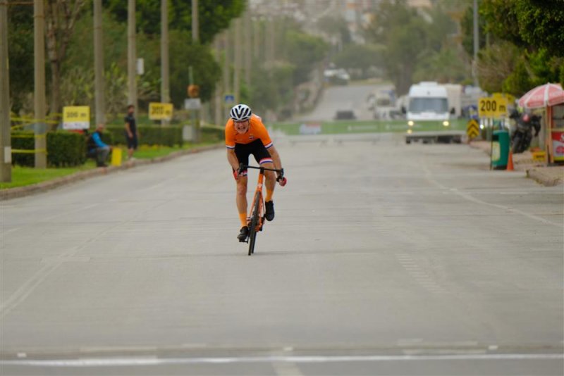 İşitme engelliler avrupa yol bisikleti şampiyonası  eliminatör yarışı ile başladı