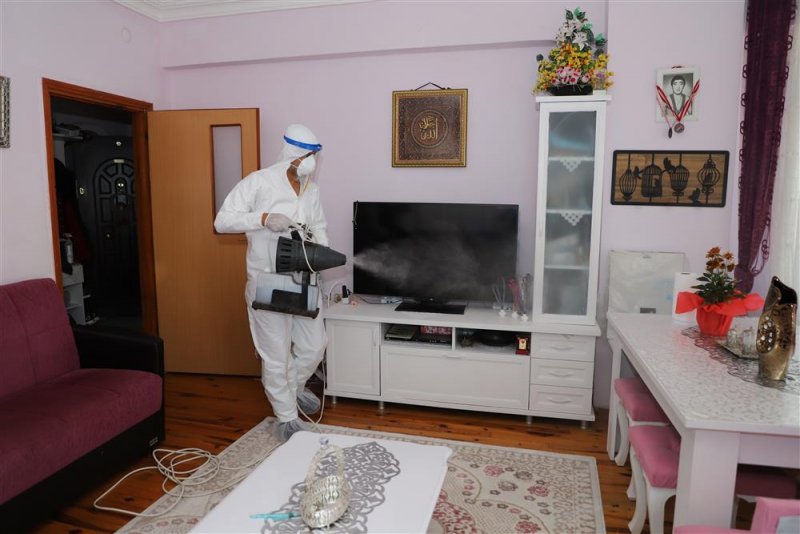 Alanya belediyesi salgında 7 bin 800 noktada dezenfeksiyon yaptı
