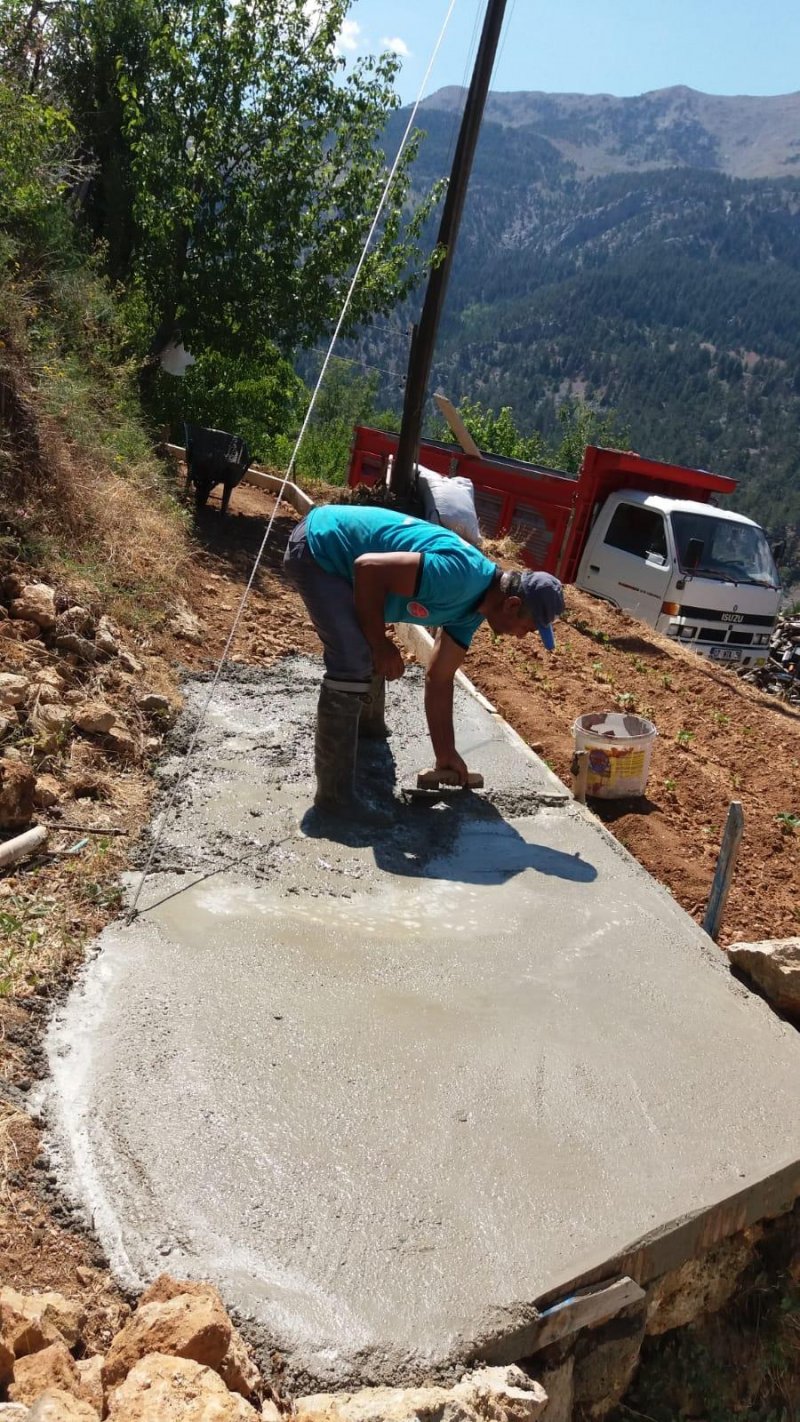 Alanya belediyesi, engelli vatandaş için yaylada beton yol yaptı