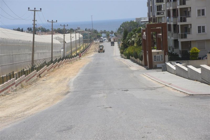 Alanya belediyesi’nden bir ilk daha sıkıştırılmış beton yol ilk defa bir caddede uygulanıyor