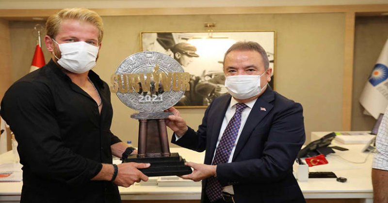 Survivor Şampiyonu İsmail Balaban Başkan Muhittin Böcek’i Ziyaret Etti