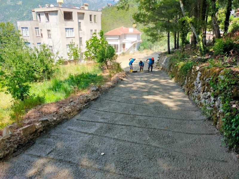 Türktaş ve dim uzunöz mahallesi’nde beton yol çalışması devam ediyor