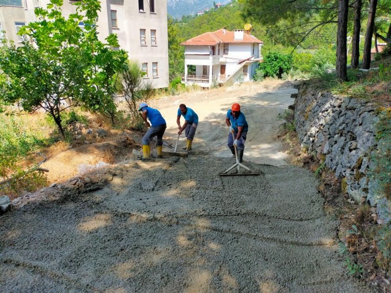 Türktaş ve dim uzunöz mahallesi’nde beton yol çalışması devam ediyor