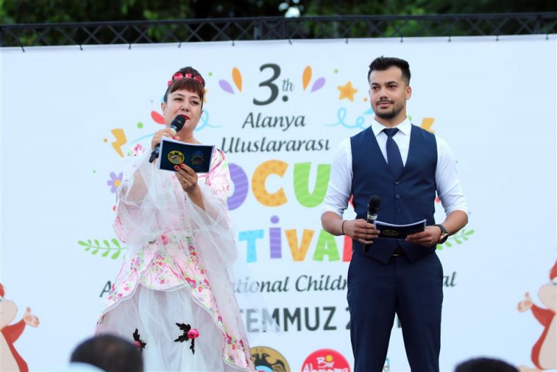 9 gün boyunca açık kalacak 3. alanya uluslararası çocuk festivali başladı