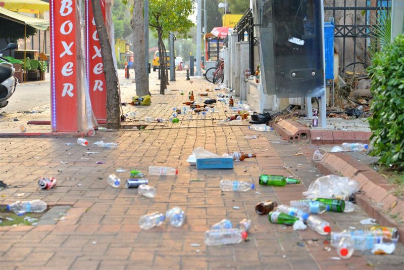 Alanya belediyesi kent genelinde 7/24 temizliğe devam ediyor