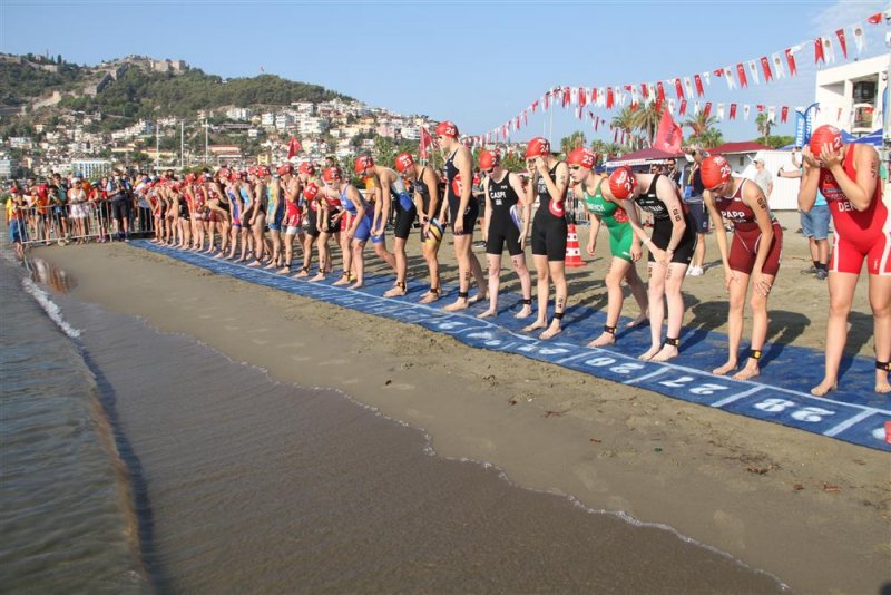 30. alanya uluslararası trıathlon yarışları başladı