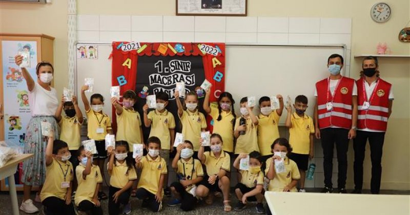 Alanya belediyesi 12 bin dezenfeksiyon kitini okullarda öğrencilere ulaştırıyor