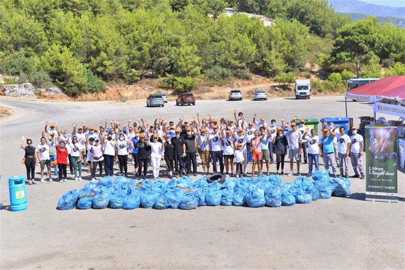Alanya belediyesi dünya temizlik günü’nde let’s do ıt ile farkındalık etkinliği düzenledi