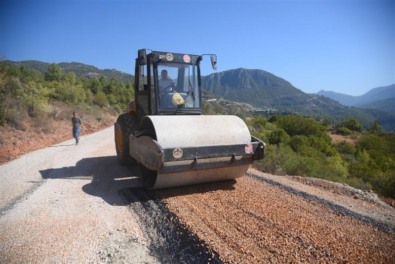 Alanya belediyesi asfalt seferberliği devam ediyor