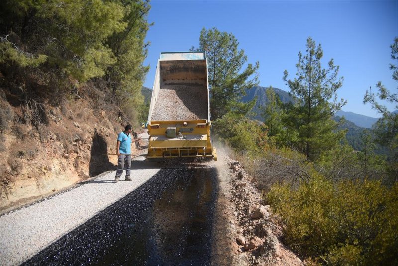 Alanya belediyesi asfalt seferberliği devam ediyor