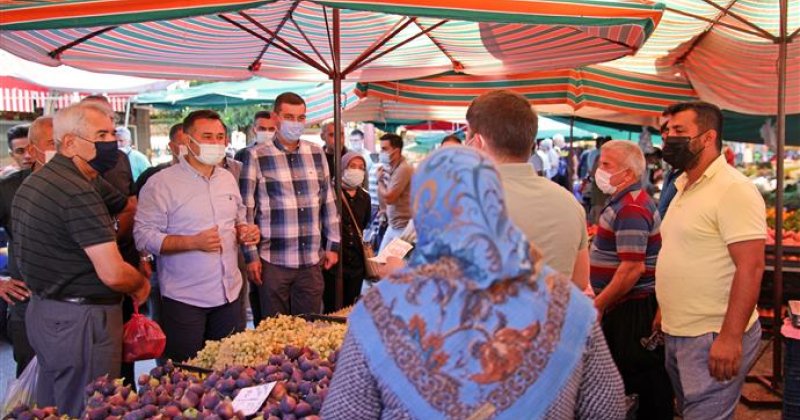 Başkan yücel son kez kurulan cuma pazarı’nda esnaf ve vatandaşı bilgilendirdi