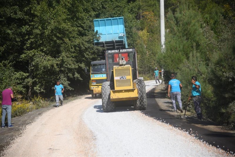 Alanya belediyesi, yayla yollarında 35 km asfalt çalışması gerçekleştirdi