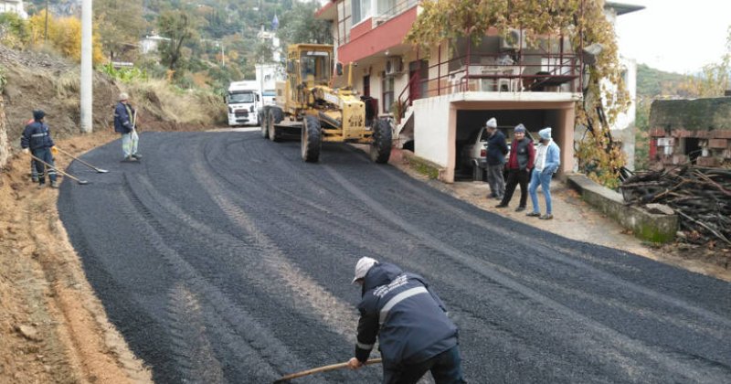 Alanya Kırsalında Bozulan  Grup Yollarına Müdahale