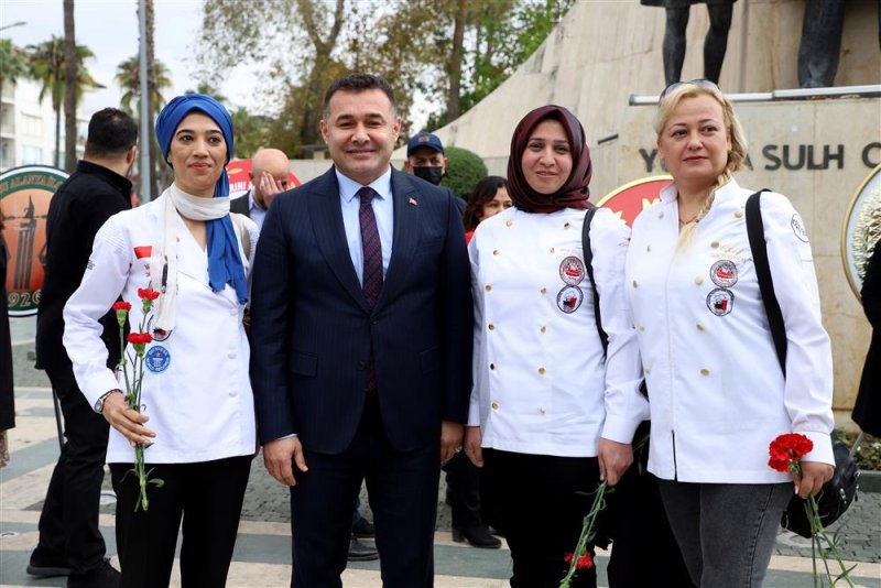 Türk kadınına seçme ve seçilme hakkı verilişinin 87. yılı kutlandı