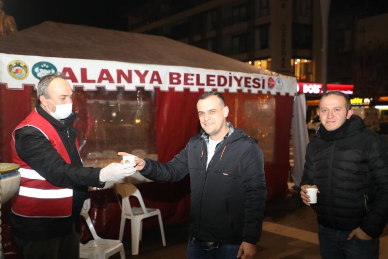 Alanya belediyesi’nden vatandaşlara çorba ikramı