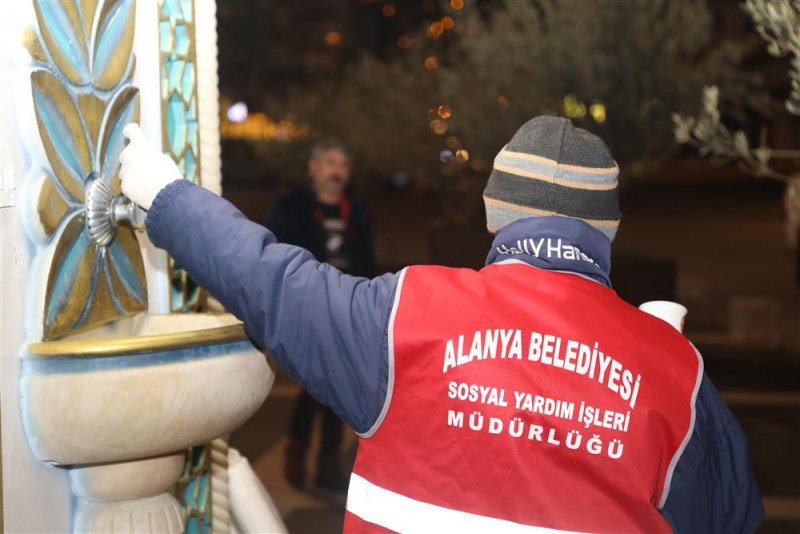 Alanya belediyesi’nden vatandaşlara çorba ikramı