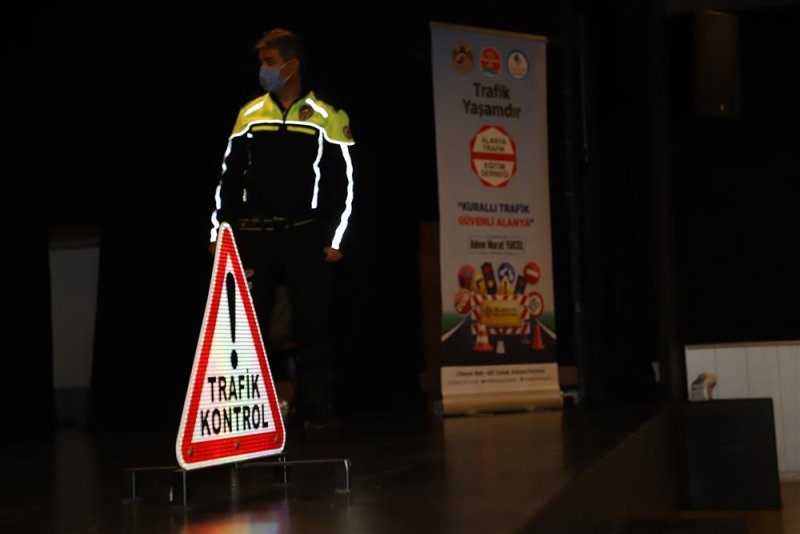 Alanya belediyesi şoförlerine trafik eğitimi verildi