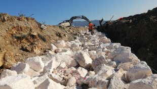 Demre Sahil Parkı Istinat Duvarı Yenileniyor