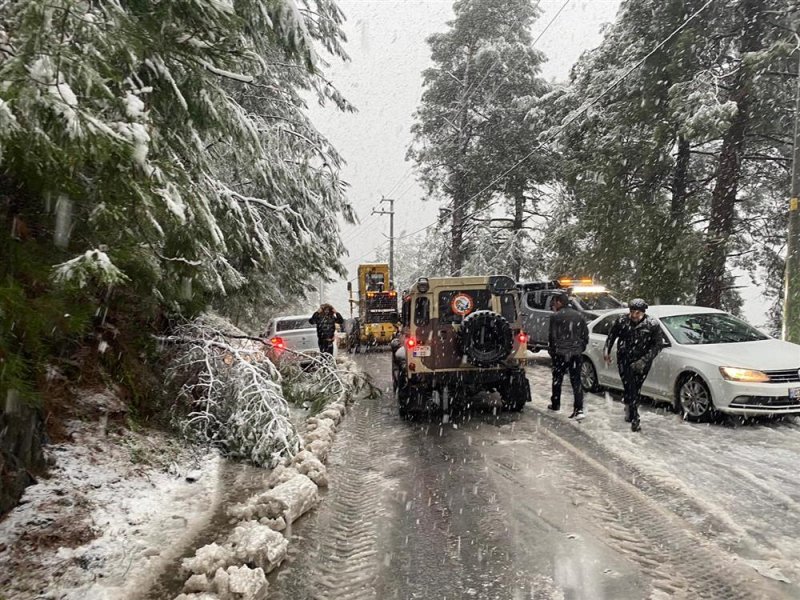 Kardan mahsur kalan vatandaşların imdadına alanya belediyesi yetişti