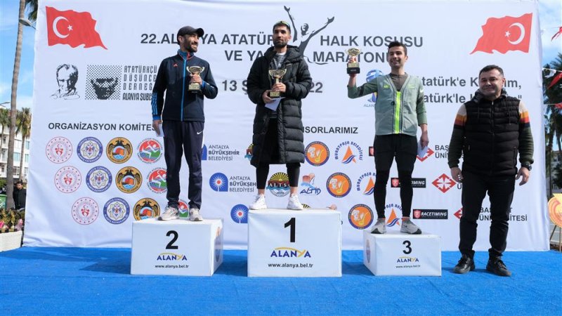 22. alanya atatürk halk koşusu ve yarı maratonu yapıldı