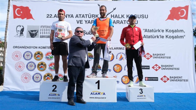 22. alanya atatürk halk koşusu ve yarı maratonu yapıldı