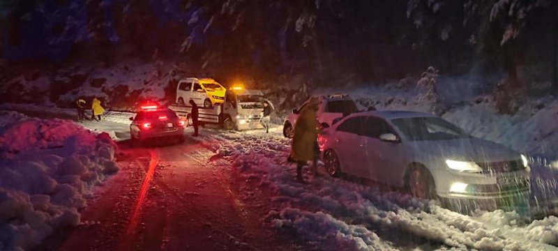 Alanya belediyesi'nin karla mücadelesi devam ediyor