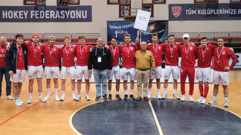 Erkekler hokey avrupa kulüpler şampiyonu rusya’dan elektrostal takımı