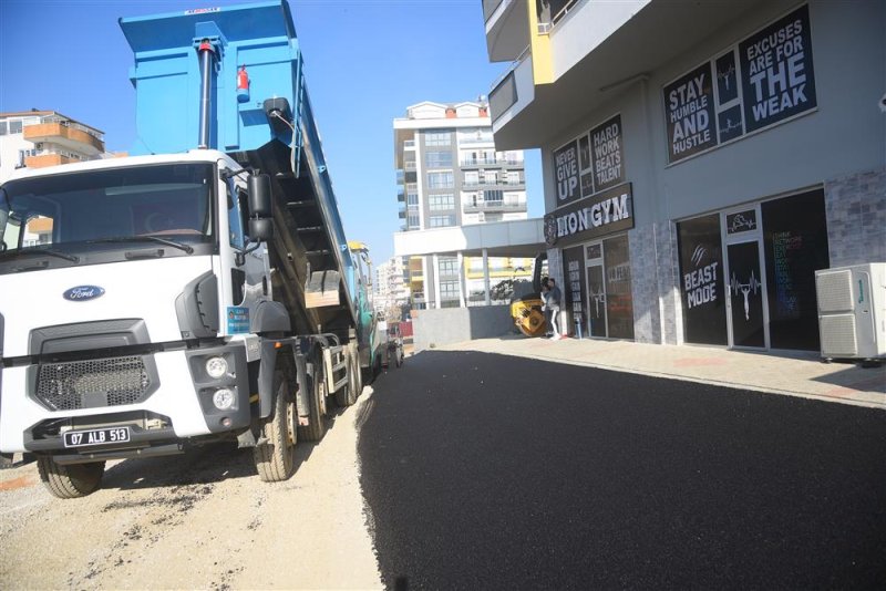 Mahmutlar sarıhasanlı sokak sıcak asfaltla kaplanıyor