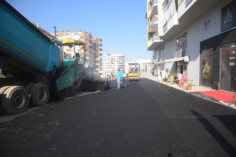 Mahmutlar sarıhasanlı sokak sıcak asfaltla kaplanıyor