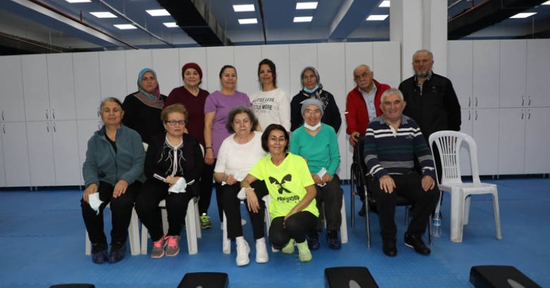 Parkinson Hastaları Asfi̇m’de Yeniden Hayata Bağlanıyor     Hem Spor Yapıyor Hem De Sosyalleşiyorlar