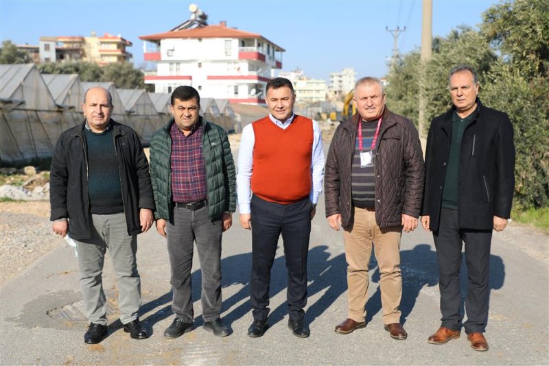 Payallar mahallesi’nde çamur yol caddesi sil baştan yenileniyor